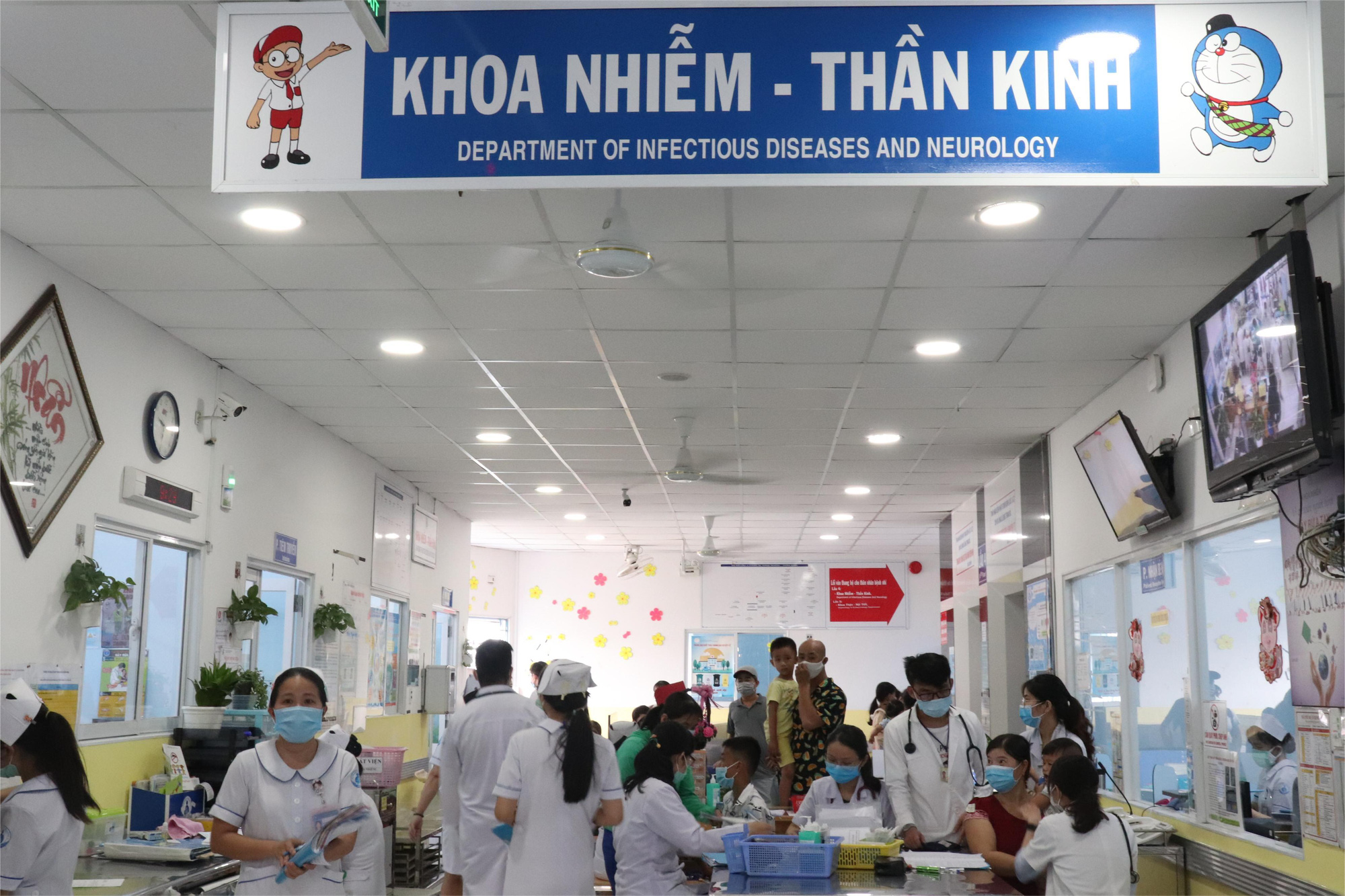 Khoa nhiễm - thần kinh Bệnh viện Nhi đồng 1 (TP.HCM) - đang điều trị 20 trẻ mắc bệnh sởi, chủ yếu ở tỉnh chuyển đến - Ảnh: XUÂN MAI